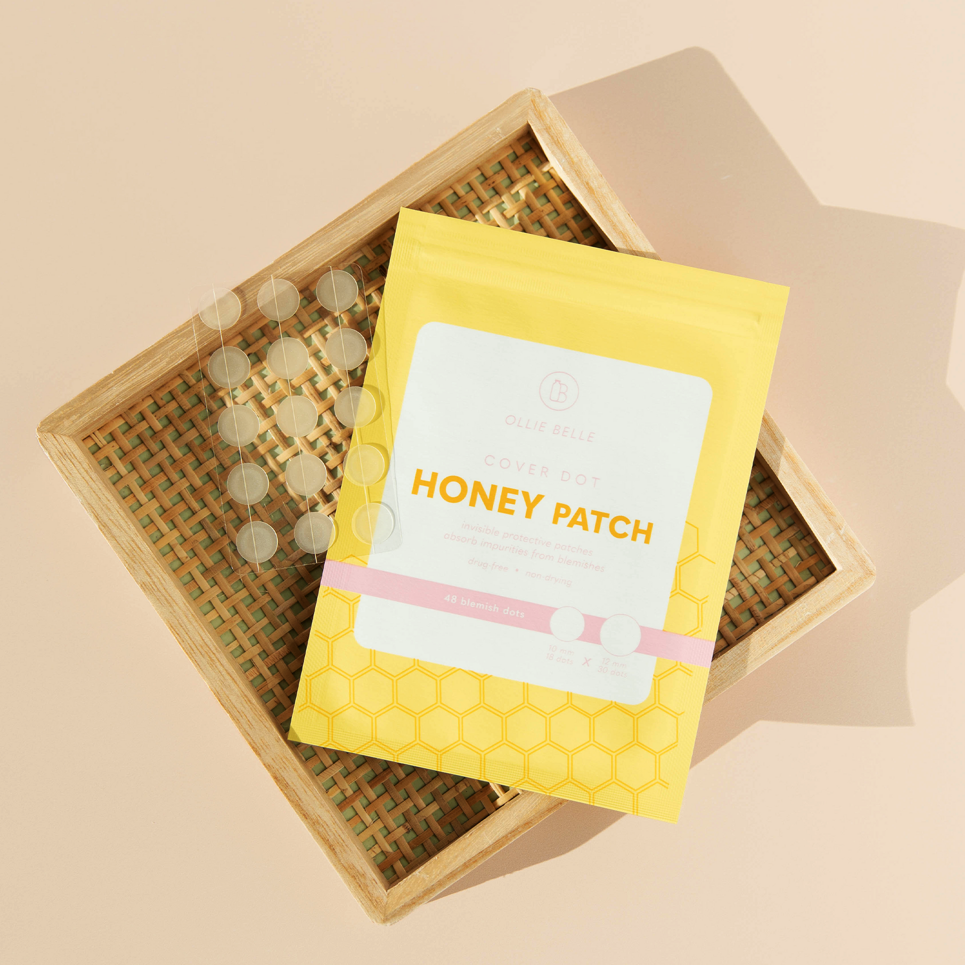 Cover Dot Honey Patch 48 Hydrocolloid Acne Patches Infused with Honey 2 Sizes 10mm and 12mm Lifestyle Image